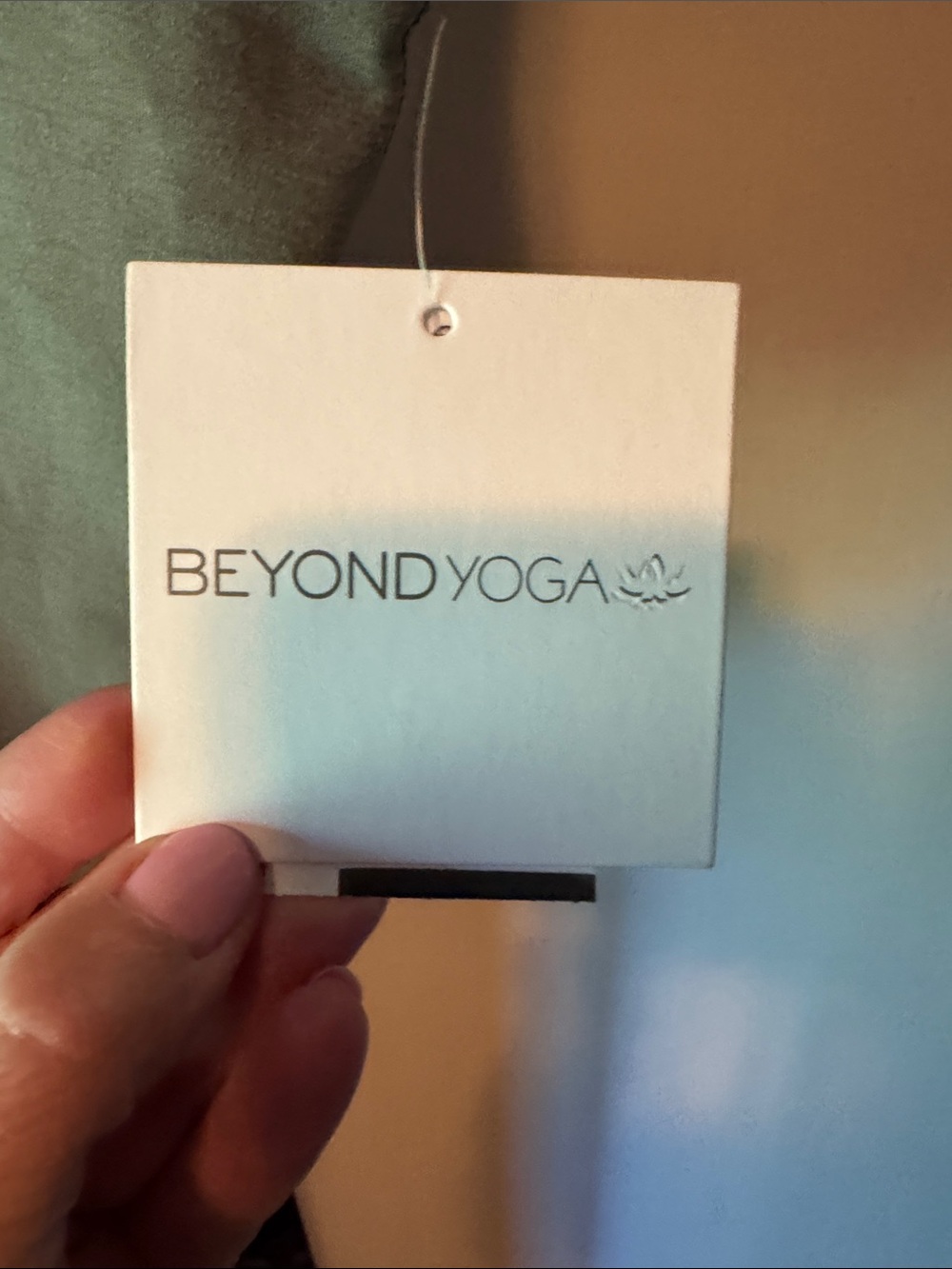 Beyond Yoga Spacedye™ Good Day Cropped Tank Grey Sage Heather NWT - Picture 3 of 5